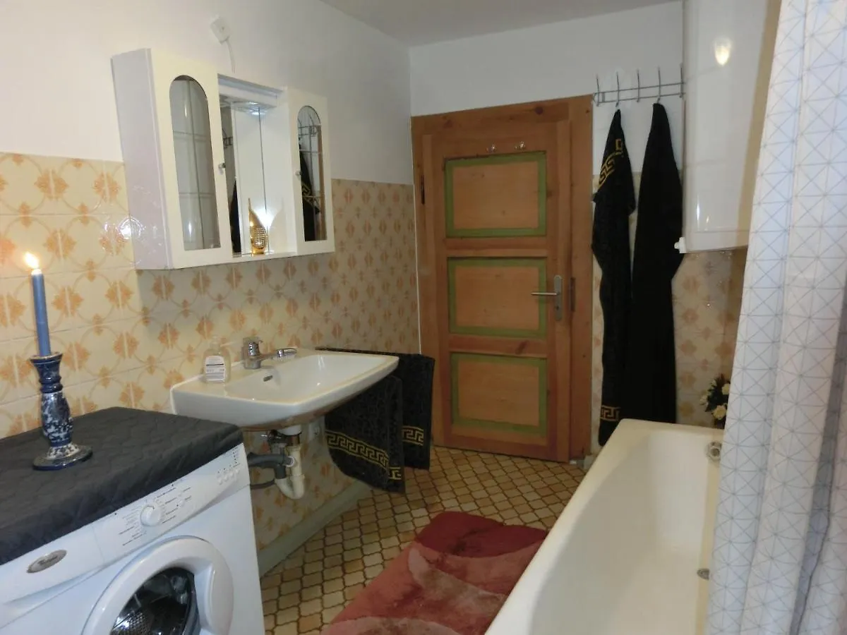 Ferien-Messe-Handwerkerwohnung-Haustiere Willkommen لاوف آن در بغنيتز 0*,  ألمانيا